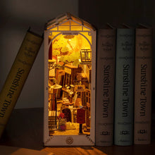 Laden Sie das Bild in den Galerie-Viewer, Book Nook - Stadt der Sonne