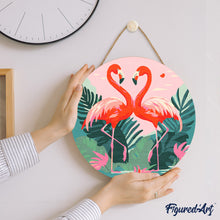 Laden Sie das Bild in den Galerie-Viewer, Malen nach Zahlen auf Holzscheibe - Tropische Flamingos