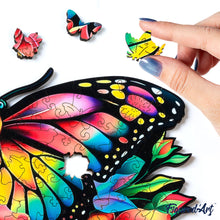 Laden Sie das Bild in den Galerie-Viewer, Holzpuzzle Erwachsene - Schmetterling und Rosen