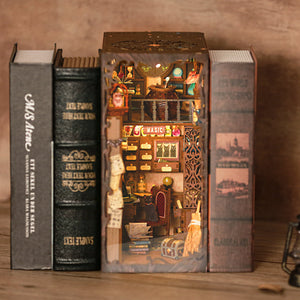 Book Nook - Magischer Apotheker