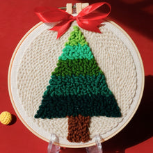 Laden Sie das Bild in den Galerie-Viewer, Punch Needle set Ein Weihnachtsbaum