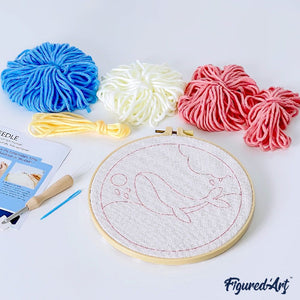 Punch Needle Kleiner Drache mit einem Mondkuchen